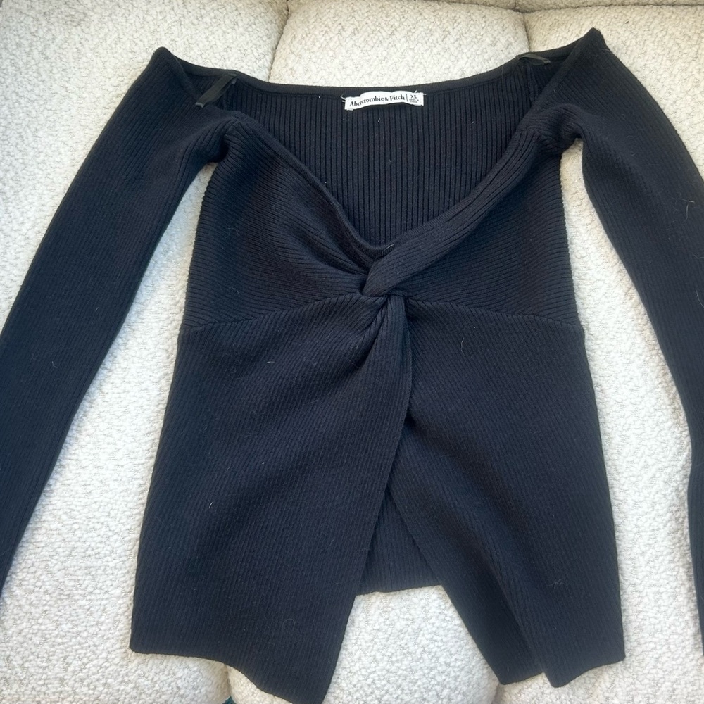 Abercrombie & Fitch Black Off-the-Shoulder Sweater with Twisted Front